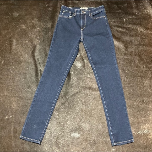 Levi's Denim - Levi’s 721 High Rise Skinny Jeans size 28 EUC